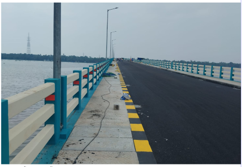 മാക്കേക്കടവ് – നേരേകടവ് പാലം 