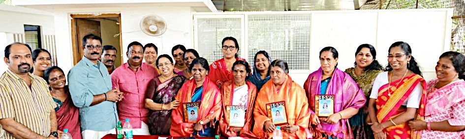 മാന്നാർ പഞ്ചായത്ത് അങ്കണവാടി ജീവനക്കാർക്ക് നൽകിയ യാത്രയയപ്പ്‌ സമ്മേളനം പഞ്ചായത്ത് പ്രസിഡന്റ്  ബി കെ പ്രസാദ് ഉദ്ഘാടനംചെയ്യുന്നു