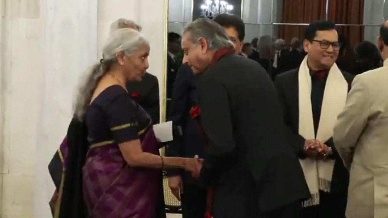 Shashi Tharoor .jpg