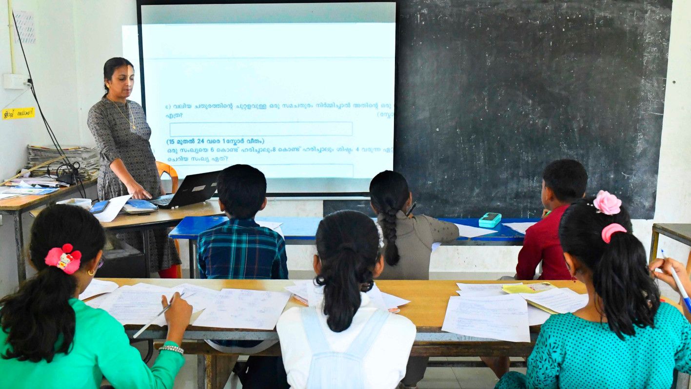സ്‌കൂൾ ക്ലാസ്‌ മുറികളും സ്മാർട്ടാക്കി 