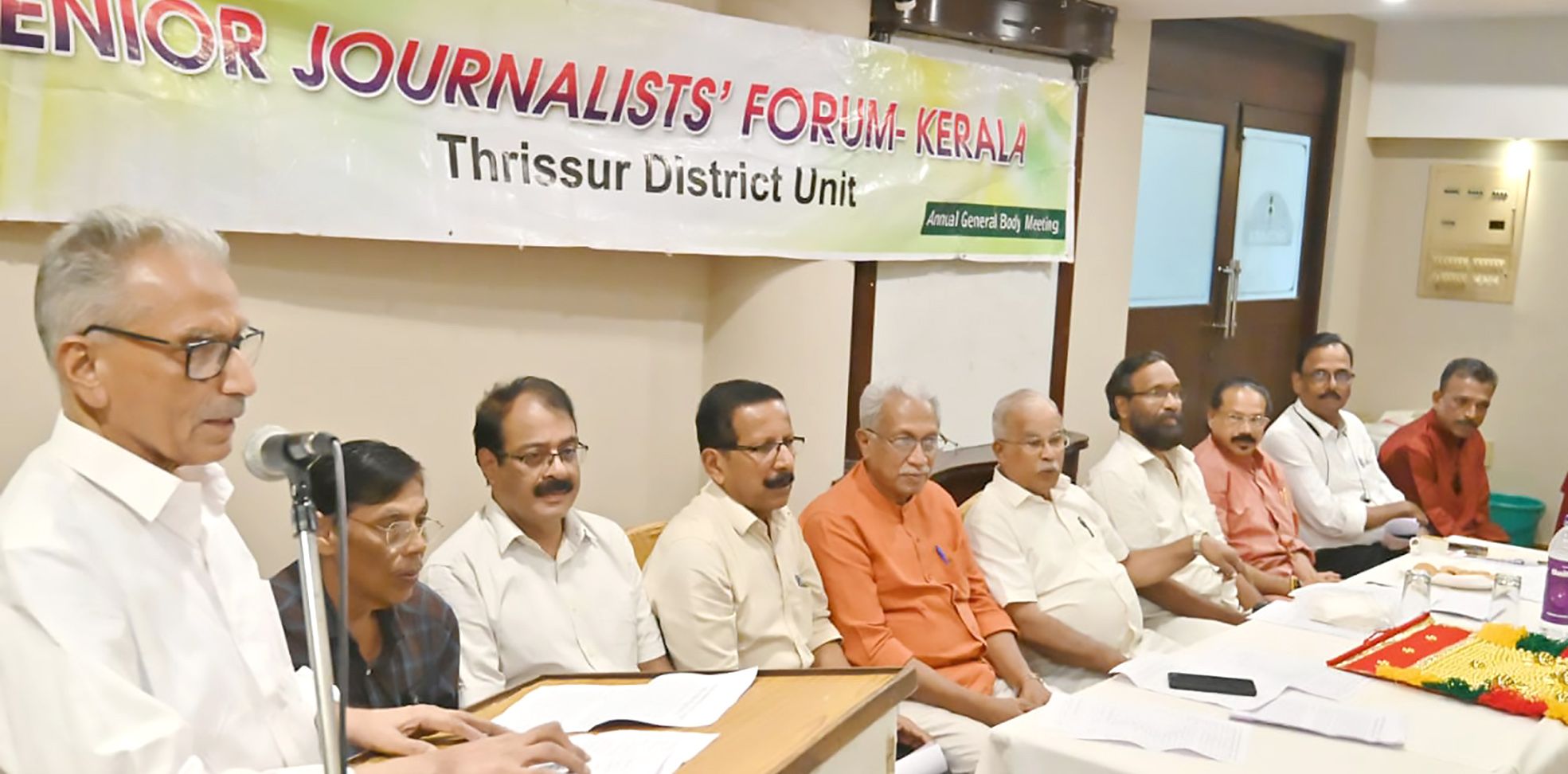 സീനിയര്‍ ജേണലിസ്റ്റ്‌സ് ഫോറം കേരള  ജില്ലാ വാര്‍ഷിക പൊതുയോഗം തേറമ്പില്‍ രാമകൃഷ്ണന്‍ ഉദ്ഘാടനം ചെയ്യുന്നു
