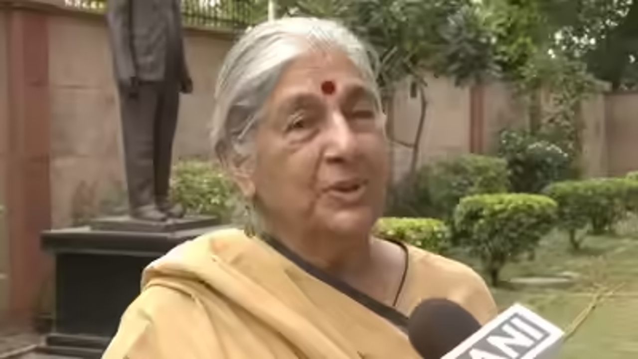 Subhashini ali.jpg