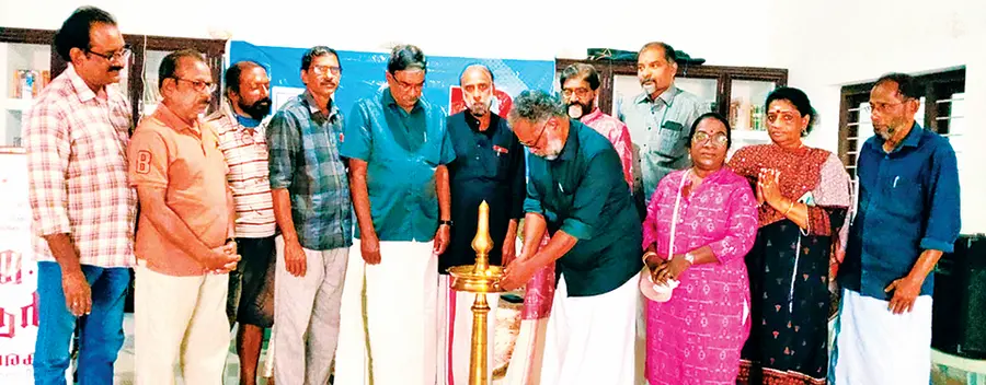 ഡോ. സുകുമാർ അഴീക്കോട് അനുസ്മരണയോഗം പ്രൊഫ. വി ഐ ജോൺസൺ ഉദ്ഘാടനംചെയ്യുന്നു