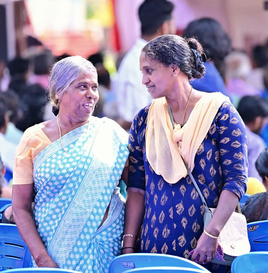 നാണിയും പ്രീതയും കൂറ്റനാട്ടിലെ സ്വീകരണ കേന്ദ്രത്തിൽ