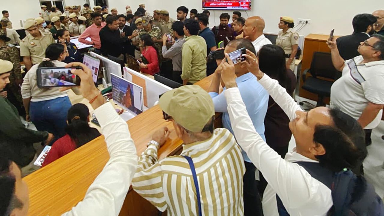 UNI HQ Protest