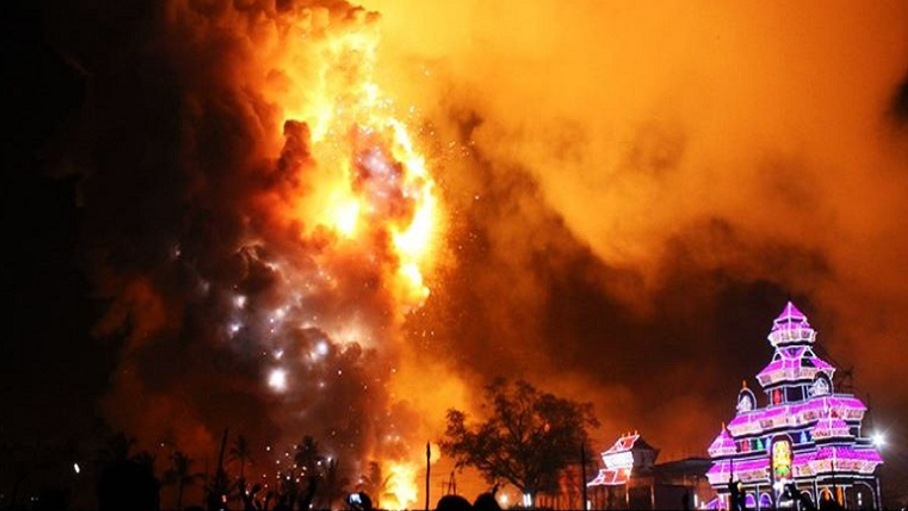 UTHRALIKAVU FIRE CRACKER 