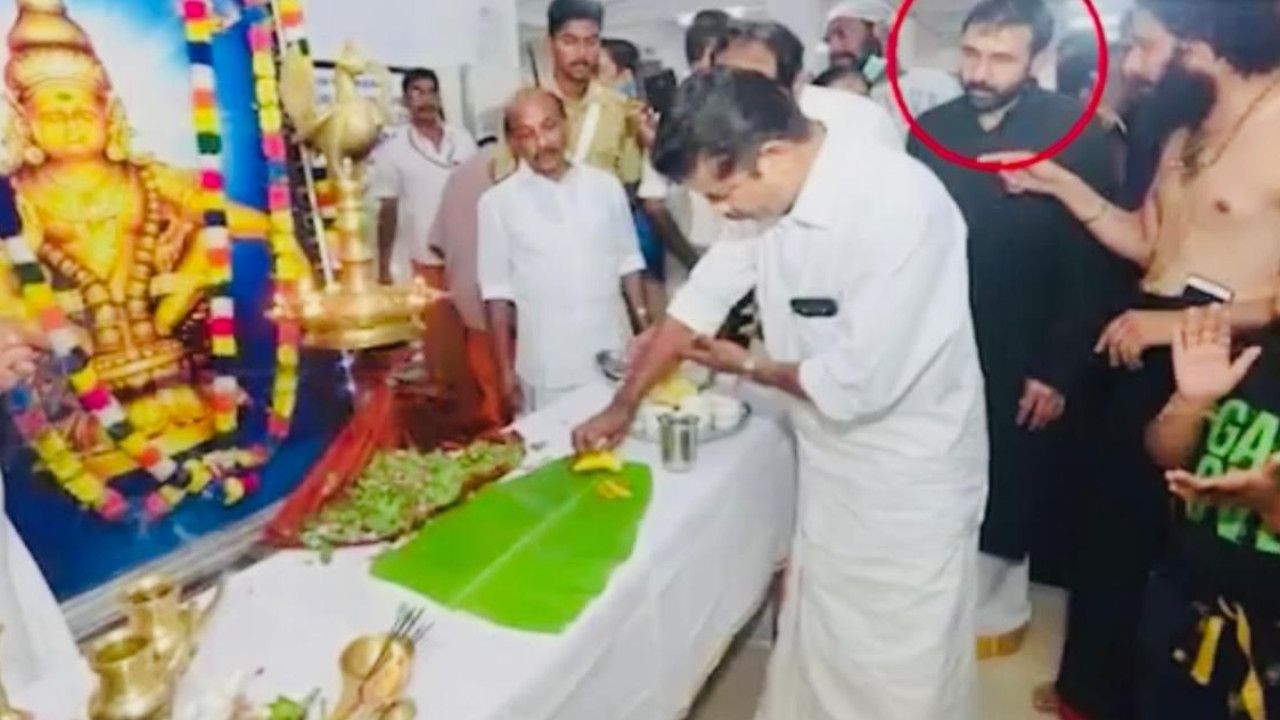 Unnikrishnan Potty with Congress Leaders.JPG