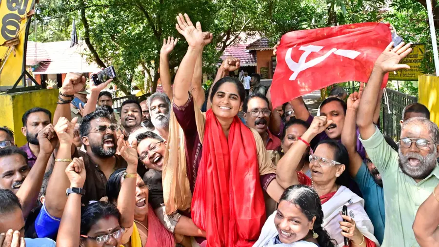 VIJI THALIKULAM.jpg