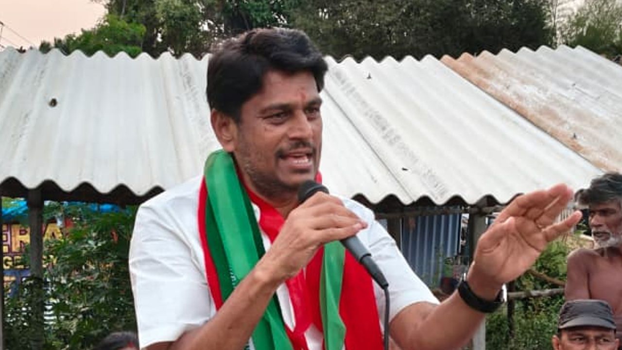 V Murukadas.jpg