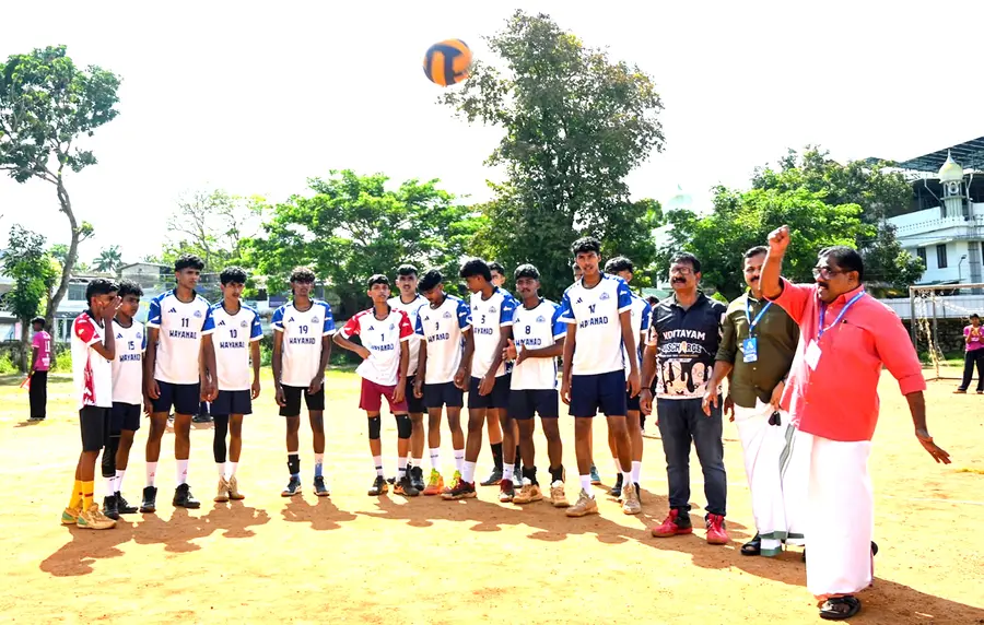 സംസ്ഥാന ജൂനിയർ വോളിബോൾ ചാമ്പ്യൻഷിപ്പ് മതിലകത്ത്
കെ കെ വത്സരാജ് എംഎൽഎ ഉദ്ഘാടനം ചെയ്യുന്നു