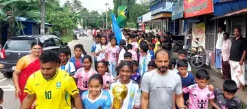 ലോകകപ്പ് ഫുട്ബോൾ ആവേശം പങ്കിടാനായി വയലാ എൻ വി യു പി സ്കൂളിൽ നടന്ന കൂട്ടയോട്ടം