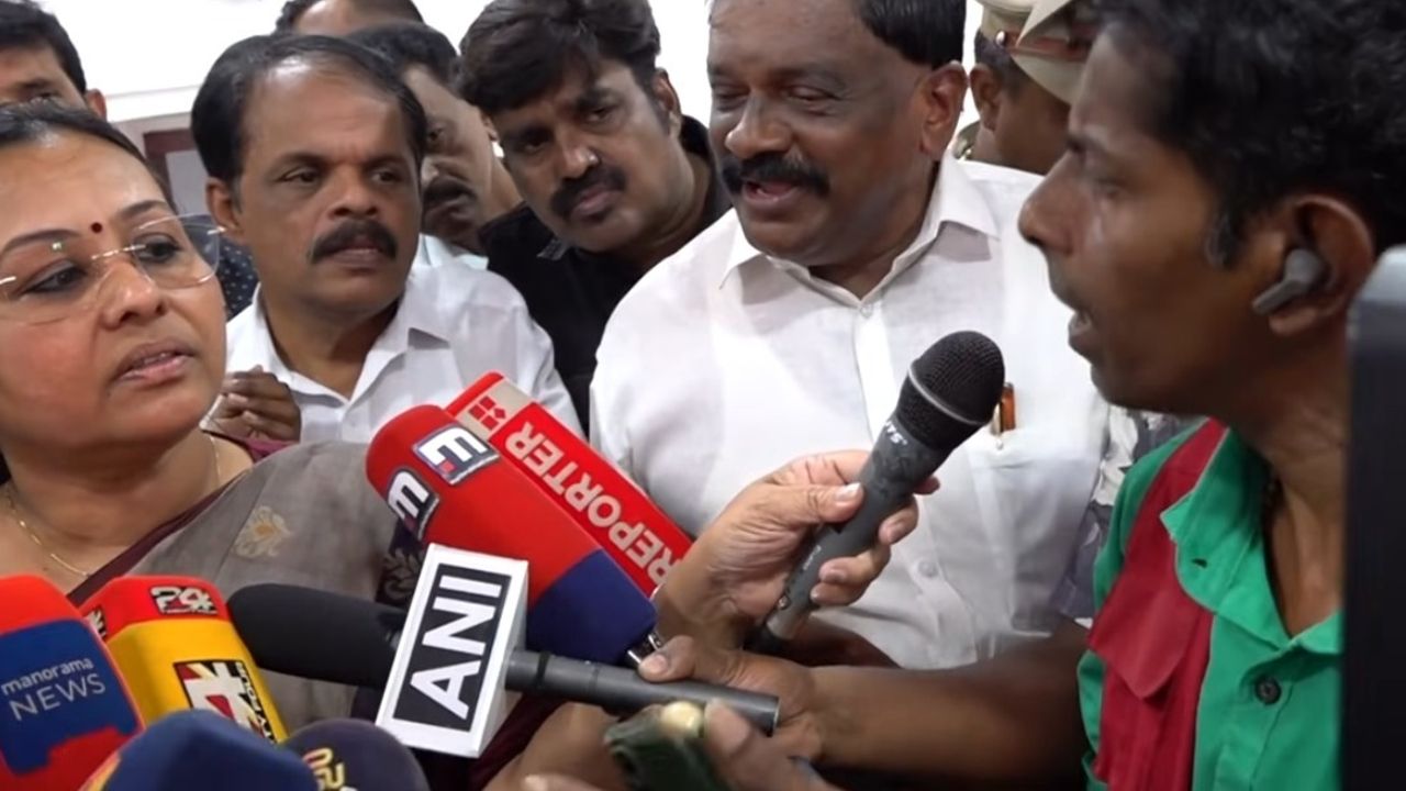 Veena George Reporter TV Praveen Pathanamthitta