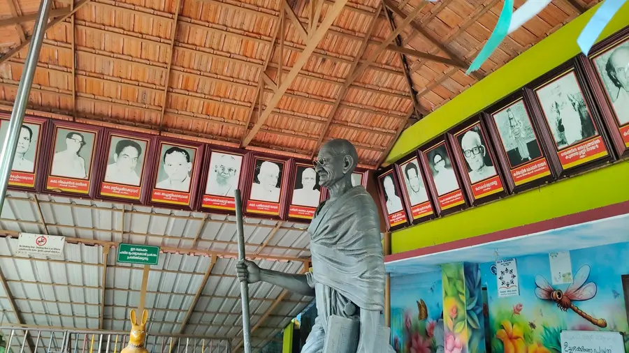 വെള്ളിനേഴി ജിഎൽപി സ്കൂളിലെ ഗാന്ധിശിൽപ്പം