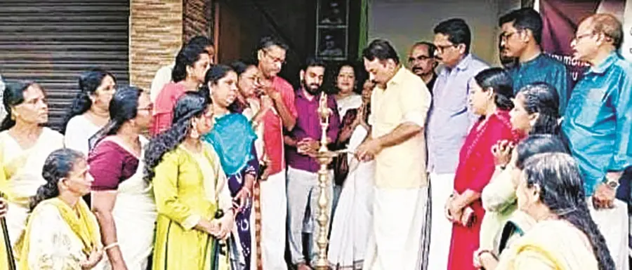മാവേലിക്കര ടി കെ മാധവൻ സ്മാരക എസ്എൻഡിപി യൂണിയൻ ആസ്ഥാനമന്ദിരത്തിൽനിന്ന് ആരംഭിച്ച പദയാത്ര
യൂണിയൻ കൺവീനർ ഡോ. എ വി ആനന്ദരാജ് ഉദ്ഘാടനംചെയ്യുന്നു