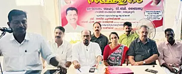 വ്യാപാരി വ്യവസായി സമിതി മുല്ലക്കൽ യൂണിറ്റ് സമ്മേളനം സംസ്ഥാന ജോയിന്റ്‌ സെക്രട്ടറി ടി വി ബൈജു ഉദ്ഘാടനംചെയ്യുന്നു