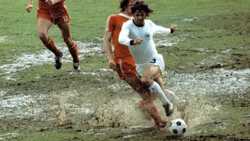WATER FOOTBALL