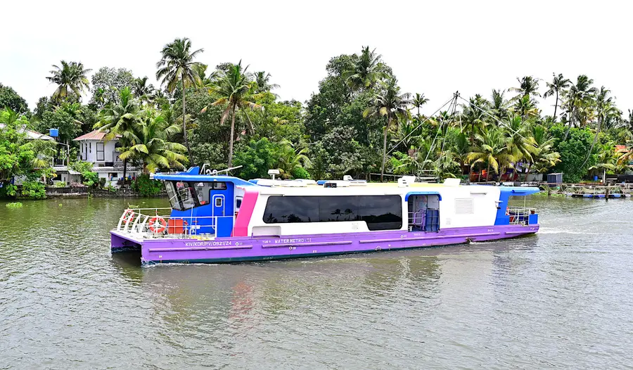 എൽഡിഎഫ് സർക്കാരിന്റെ വികസനപദ്ധതികളിൽ സവിശേഷ ശ്രദ്ധയാകർഷിച്ച കൊച്ചി ജലമെട്രോ മാതൃക ആലപ്പുഴയിലേക്കും.