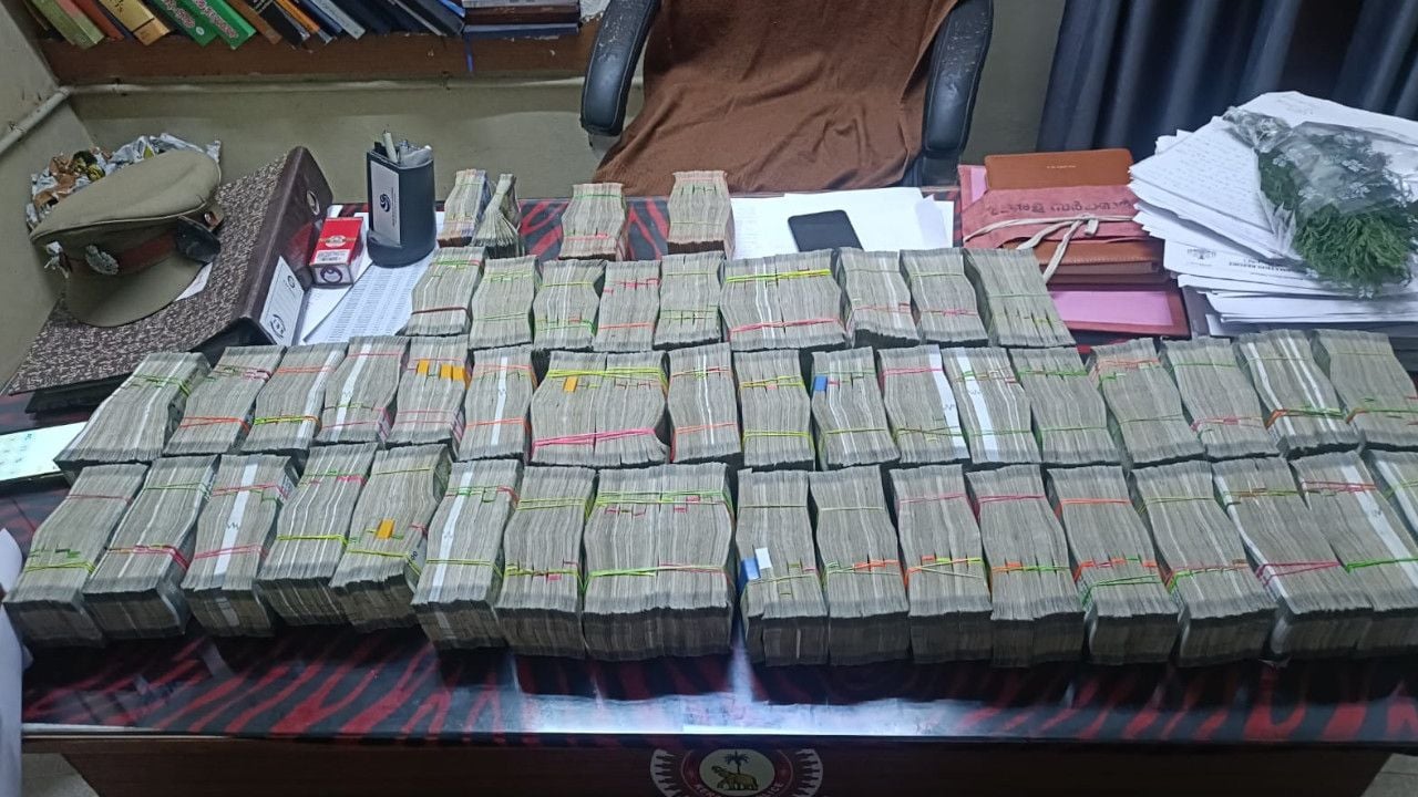 Walayar Cash Seizure.jpg