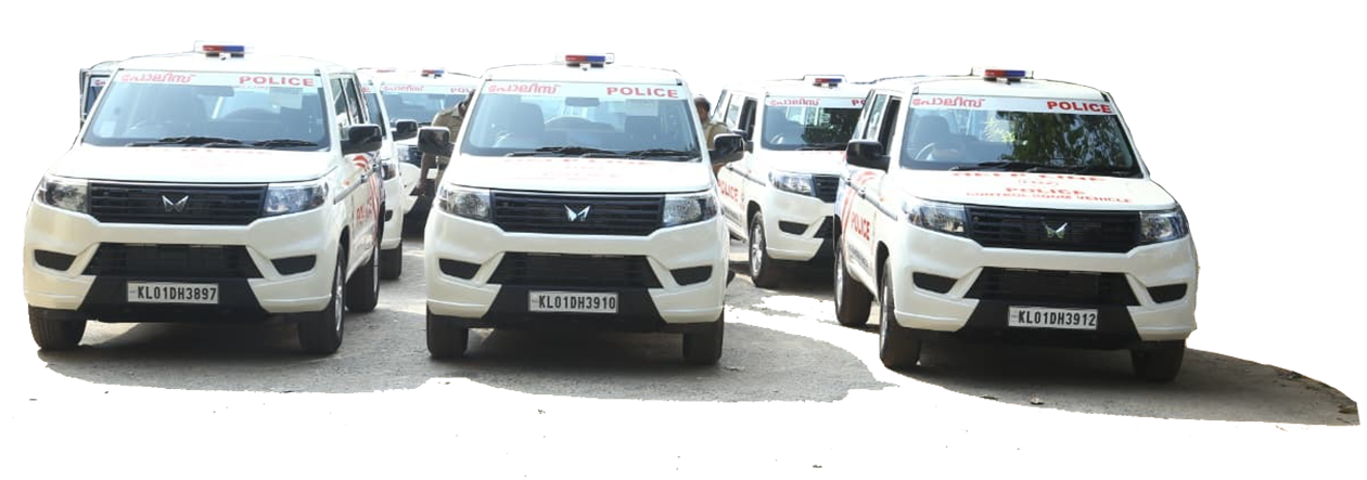 ജില്ലയ്‌ക്ക്‌ ലഭിച്ച പൊലീസ്‌ വാഹനങ്ങൾ ജില്ലാ പൊലീസ് മേധാവിയുടെ ഓഫീസിൽ എത്തിച്ചപ്പോൾ