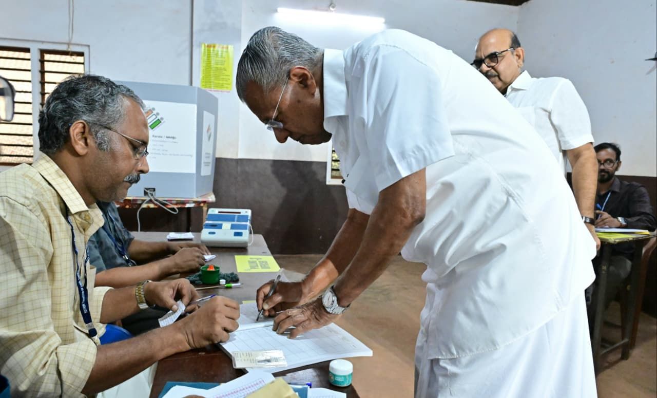 വികസനത്തിന് ഇടവേളയുണ്ടാകരുത് എന്നാണ് ജനങ്ങൾ ആഗ്രഹിക്കുന്നത്‌, വോട്ടർമാർ എൽഡിഎഫിന് ഒപ്പം: മുഖ്യമന്ത്രി 