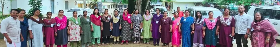 വിവിധ ആവശ്യങ്ങളുന്നയിച്ച്‌ കെഎസ്‌ടിഎ  ചവറയിൽ സംഘടിപ്പിച്ച പ്രതിഷേധ ശൃംഖല സംസ്ഥാന സെക്രട്ടറി എസ് സബിത ഉദ്ഘാടനംചെയ്യുന്നു