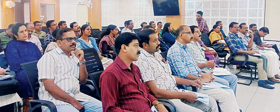  സെൻസസ് ഫീൽഡ് ട്രെയിനർമാർക്ക് ജില്ലാ പരിശീലനം കലക്ടറേറ്റ് കോൺഫറൻസ് ഹാളിൽ ആരംഭിച്ചപ്പോൾ