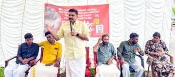 നീറ്റ്‌, സിബിഎസ്‌ഇ പരീക്ഷ ക്രമക്കേടുകൾക്കെതിരെ എസ്‌എഫ്‌ഐ കുന്നംകുളം ഏരിയ കമ്മിറ്റി നടത്തിയ ധർണ  സംസ്ഥാന സെക്രട്ടറി പി എസ്‌ സഞ്ജീവ്‌ ഉദ്‌ഘാടനം ചെയ്യുന്നു