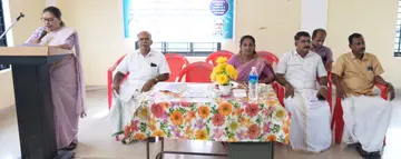 ആളൂർ സഹകരണ ബാങ്കിന്റെ ആദരവ് 2026 വിദ്യാഭ്യാസ പുരസ്‌കാര വിതരണം ജില്ലാ പഞ്ചായത്ത് പ്രസിഡന്റ്  മേരി തോമസ് ഉദ്ഘാടനം ചെയ്യുന്നു