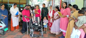 പുത്തൻചിറയിൽ ഭിന്നശേഷിക്കാർക്കുള്ള സഹായ ഉപകരണങ്ങളുടെ വിതരണോദ്ഘാടനം പഞ്ചായത്ത് വൈസ് പ്രസിഡന്റ് സജിത സുനിൽകുമാർ നിർവഹിക്കുന്നു
