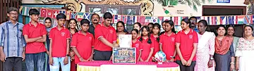 തലവടി സിഎംഎസ് ഹൈസ്ക്കൂൾ സംഘടിപ്പിച്ച പ്രവചന മത്സരം ചെയർമാൻ വിജിൽ വർക്കി
ആദ്യ കൂപ്പൺ പ്രവചന പെട്ടിയിലിട്ട് ഉദ്ഘാടനംചെയ്യുന്നു