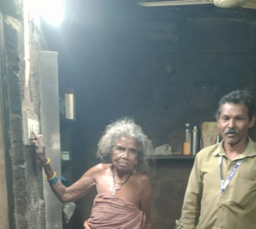  സെെലന്റ് വാലിയിലെ  ആനവായ് ഉന്നതിയിലെ വീട്ടിൽ  വെെദ്യുതി എത്തിയപ്പോൾ (ഫയൽ ചിത്രം)
