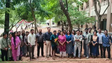 അഭിലാഷ്‌ പുത്തഞ്ചേരിക്ക്‌ കൊല്ലം എസ് എൻ കോളേജ് എൻഎസ്എസ്  യൂണിറ്റിന്റെ  ആഭിമുഖ്യത്തിൽ നൽകിയ  സ്വീകരണം   ​