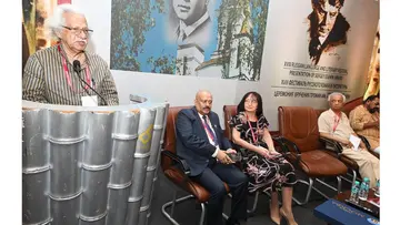 റഷ്യൻ ഭാഷാ- സാഹിത്യോത്സവം അടൂർ ഗോപാലകൃഷ്ണൻ ഉദ്ഘാടനം ചെയ്യുന്നു