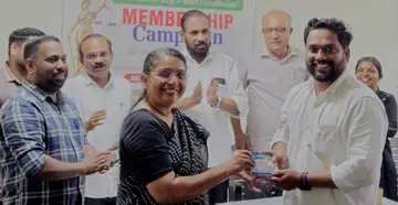 ഓൾ ഇന്ത്യ ലോയേഴ്സ് യൂണിയൻ ചേർത്തല കോടതി യൂണിറ്റ് അംഗത്വ കാമ്പയിൻ ജില്ലാ ട്രഷറർ
എസ് സീമ ഉദ്ഘാടനംചെയ്യുന്നു