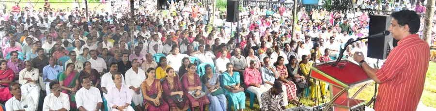 കോഴിക്കോട് എയിംസ് അനുവദിച്ചത് തകർക്കുന്ന കേന്ദ്ര-–സംസ്ഥാന സർക്കാർ നടപടിക്കെതിരെ സിപിഐ എം മുതലക്കുളത്ത് സംഘടിപ്പിച്ച പ്രതിഷേധ സംഗമം
പി എ മുഹമ്മദ് റിയാസ് എംഎൽഎ ഉദ്ഘാടനംചെയ്യുന്നു