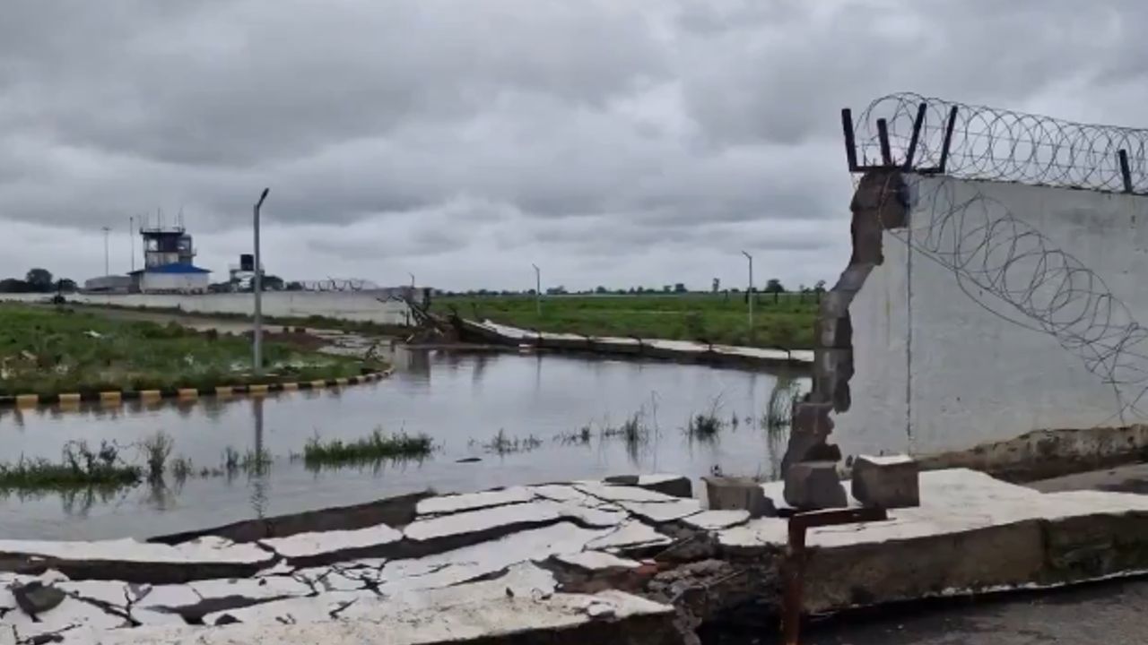 airport wall collapse