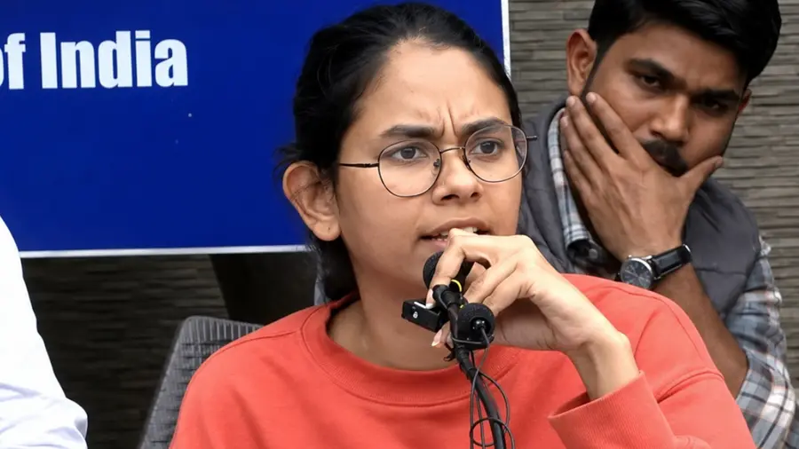 aishe ghosh.jpg