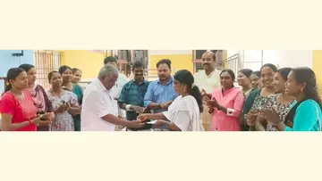 ആദിവാസി ക്ഷേമ സമിതി ജില്ലാഅംഗത്വവിതരണം ഉദ്ഘാടനം അഖിലേന്ത്യ വൈസ് ചെയർമാൻ ബി വിദ്യാധരൻ കാണി നിർവഹിക്കുന്നു