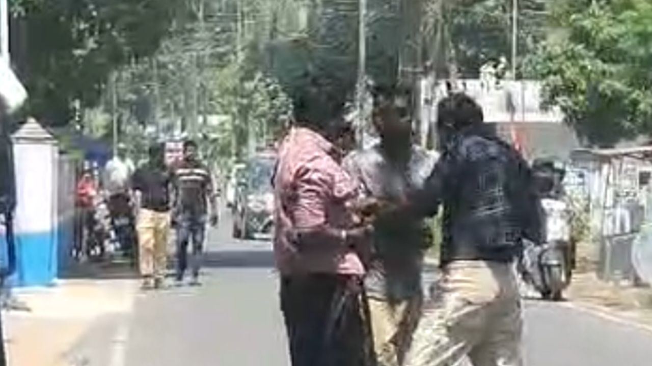 alapuzha stab fight.