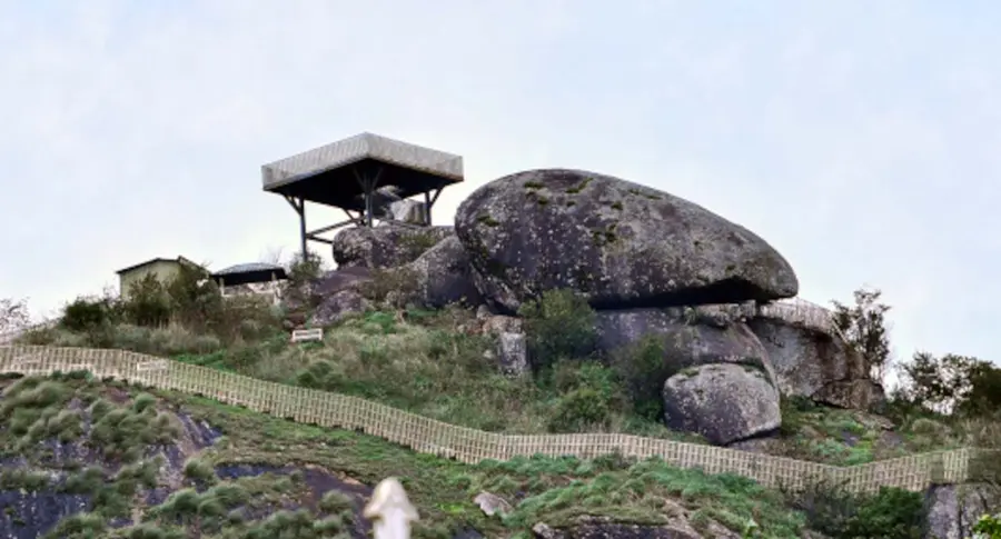 ആമപ്പാറ