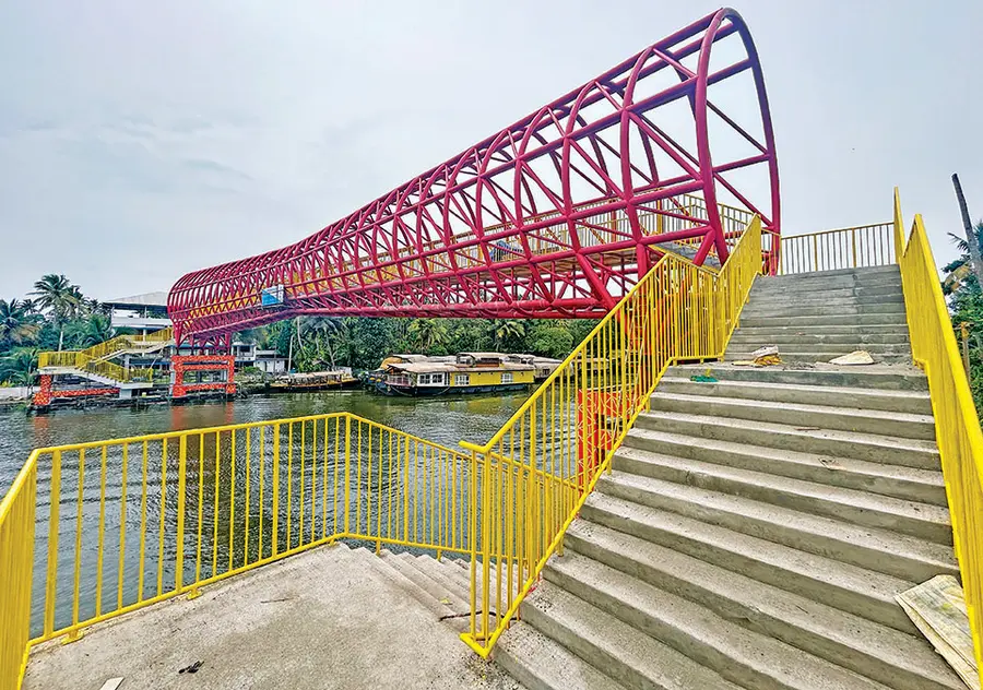 നിർമാണം പൂർത്തിയായ നെഹ്റുട്രോഫി പാലം