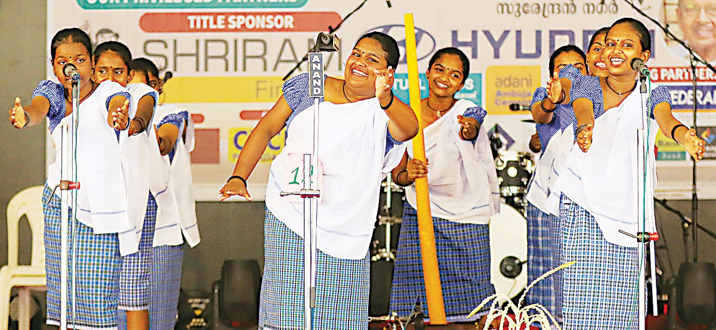 നെഹ‍്റുട്രോഫി വള്ളംകളിയോടനുബന്ധിച്ച് സംഘടിപ്പിച്ച വഞ്ചിപ്പാട്ട് മത്സരത്തിൽനിന്ന്