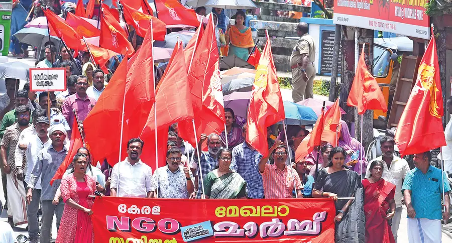 കേരള എൻജിഒ യൂണിയൻ മേഖലാ കേന്ദ്രങ്ങളിൽ മാർച്ചും ധർണയും നടത്തി