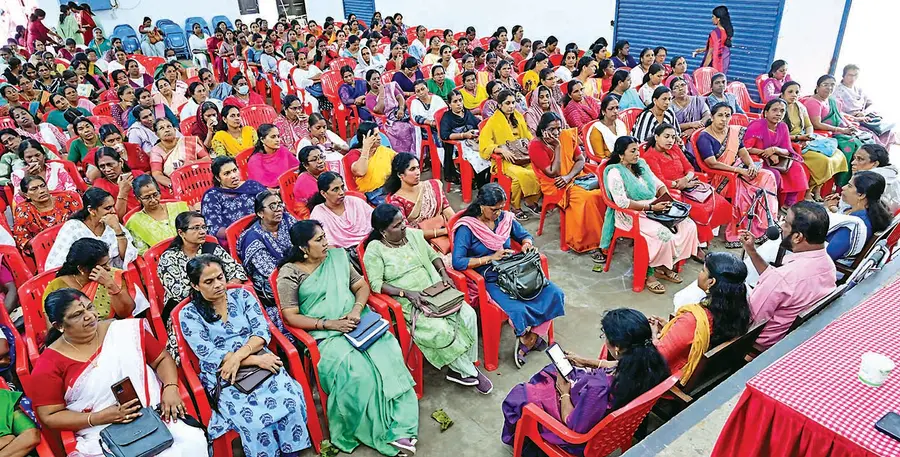 ആശാ വർക്കേഴ്സ് യൂണിയൻ (സിഐടിയു) ജില്ലാ കൺവൻഷൻ സിഐടിയു ജില്ലാ ജനറൽ സെക്രട്ടറി പി ഗാനകുമാർ ഉദ്ഘാടനംചെയ്യുന്നു