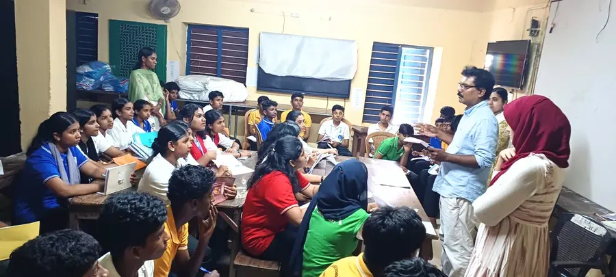 അഞ്ചൽ ഉപജില്ലയിലെ അക്ഷരമുറ്റം ടാലന്റ് ഫെസ്റ്റ് അഞ്ചൽ ഗവ. വെസ്റ്റ്
ഹയർ സെക്കൻഡറി സ്കൂളിൽ കെഎസ്ടിഎ ജില്ലാ കമ്മിറ്റി അംഗം കെ ലൈജു ഉദ്ഘാടനംചെയ്യുന്നു