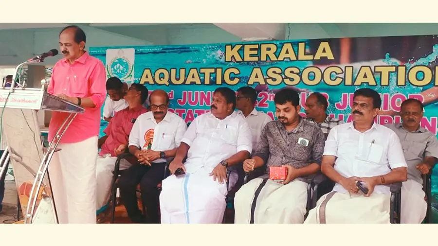 പിരപ്പന്‍കോട് ഡോ. അംബേദ്ക്കര്‍ അന്താരാഷ്ട്ര നീന്തല്‍ സമുച്ചയത്തില്‍ ആരംഭിച്ച നീന്തല്‍ മത്സരങ്ങള്‍ ജി ആര്‍ അനില്‍ എംഎല്‍എ ഉദ്ഘാടനം ചെയ്യുന്നു