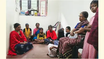 ആന്റണിയുടെ ഭാര്യയും ബന്ധുക്കളും നാട്ടുകാരും