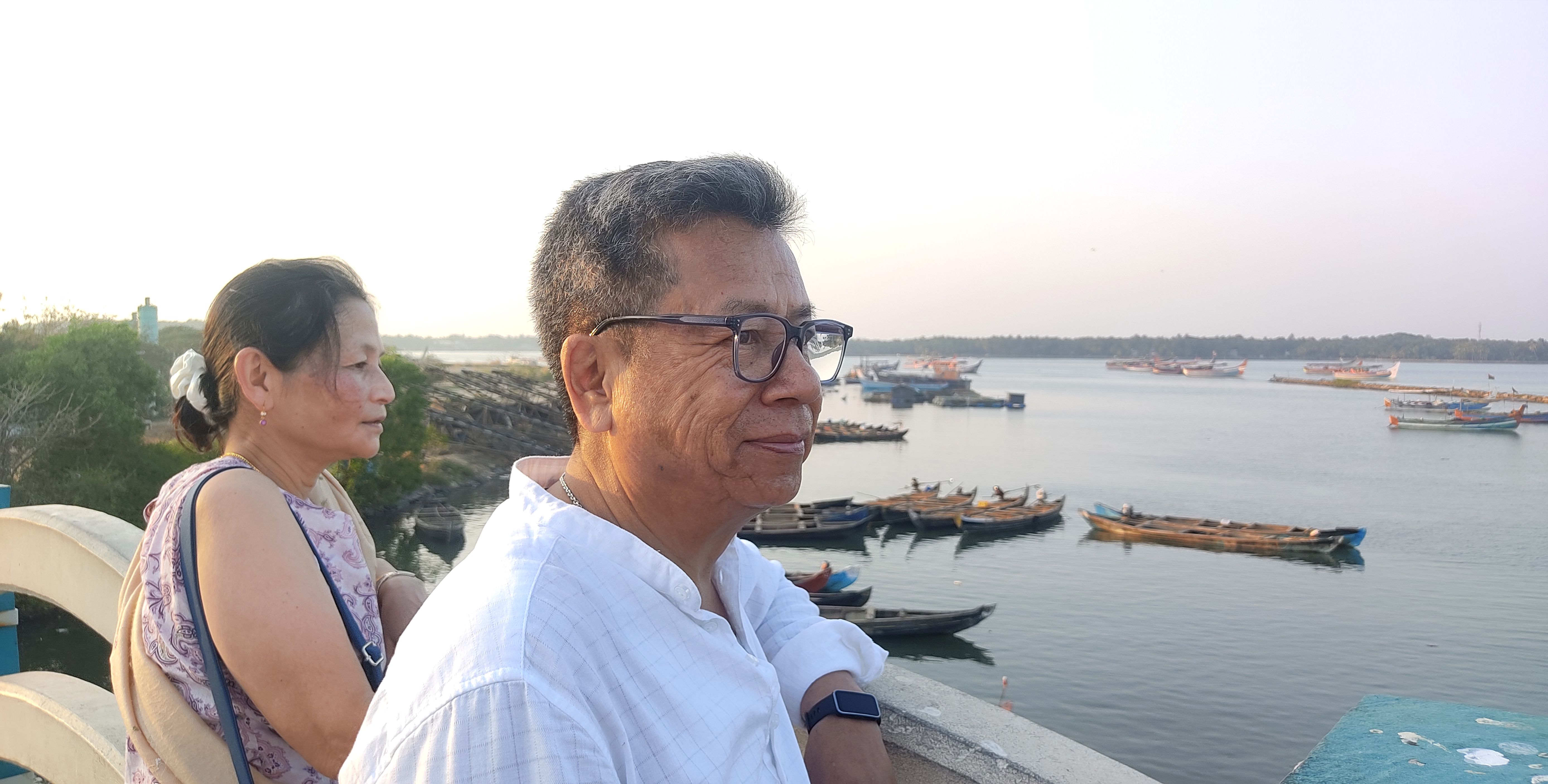 റോബിൻ എസ് ങാങ്ഗോമും ഭാര്യ സുമിതയും     ഫോട്ടോ: അൻവർ അലി 