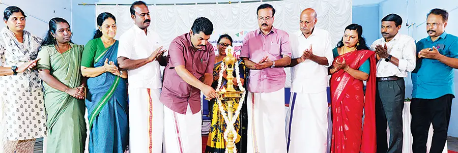 ചേർത്തല നഗരസഭ ആർദ്ര സ്‌പെഷ്യൽ സ്‌കൂൾ വാർഷികാഘോഷം നഗരസഭാധ്യക്ഷൻ എസ്‌ സോബിൻ ഉദ്‌ഘാടനംചെയ്യുന്നു