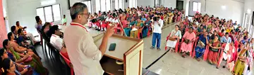 ആശാ വർക്കേഴ്സ് യൂണിയൻ ജില്ലാ സമ്മേളനം സിഐടിയു ജില്ലാ വൈസ് പ്രസിഡന്റ് ഇ എൻ സുരേഷ് ബാബു ഉദ്ഘാടനം ചെയ്യുന്നു